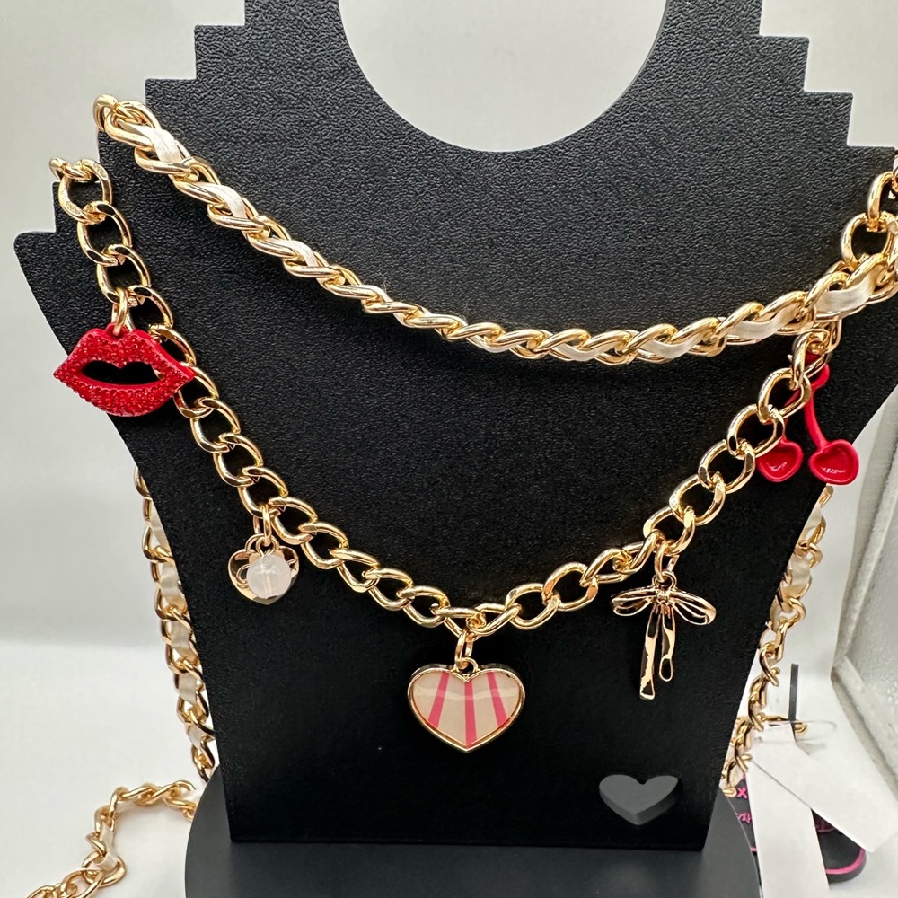 Betsey Johnson chain belt M/L. NWT